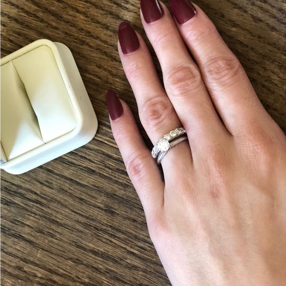 14K Diamond Ring Set - Picture 4 of 11